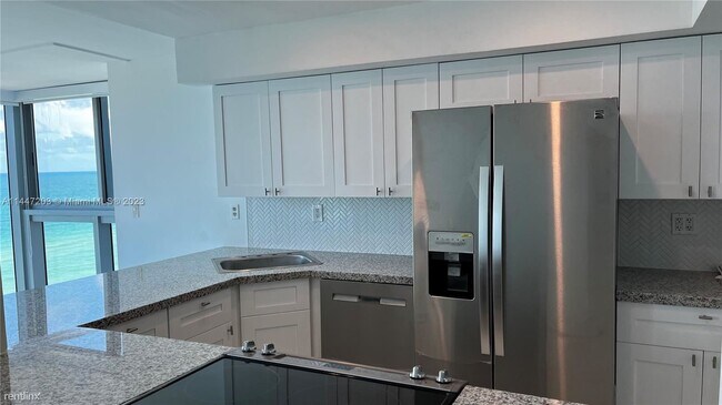 Photo - 2 br, 2 bath Condo - 2655 Collins Ave Apt ... Unidad Apt 1612