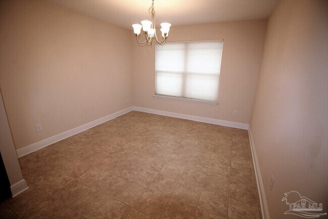 Photo - 632 Edith Ln