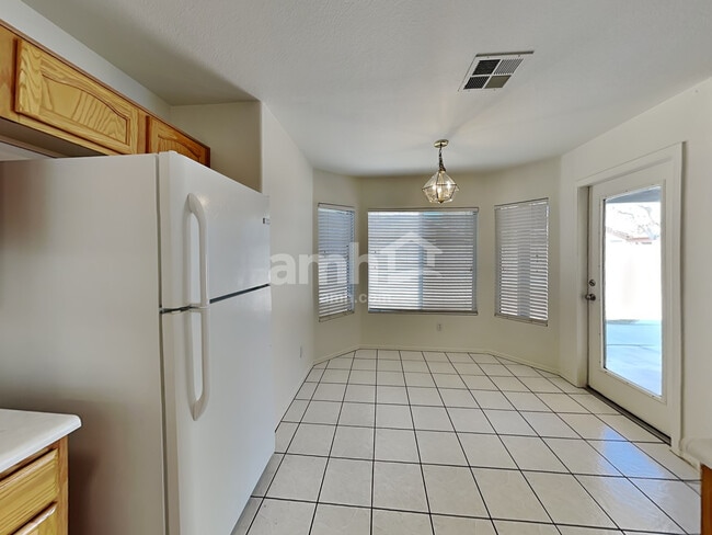 Photo - 4824 E Hilton Ave