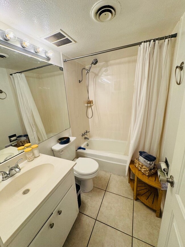 Photo - Fully Furnished 1 Bedroom Condo in Gated Community – Flexible Lease Terms Available! Unit 306