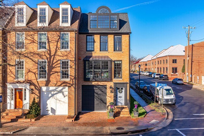 Photo - 430 N Union St