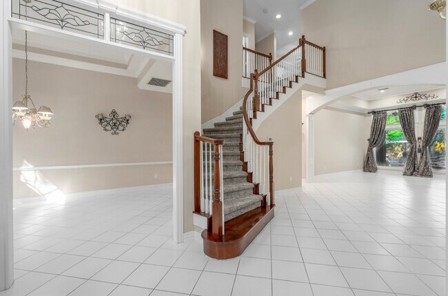 Photo - 94 E Fairbranch Cir