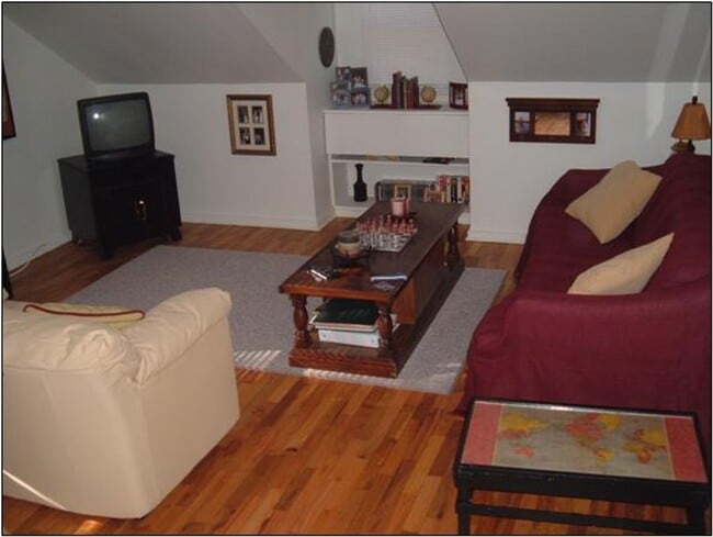 Photo - 709 Bluemont Ave Unidad C