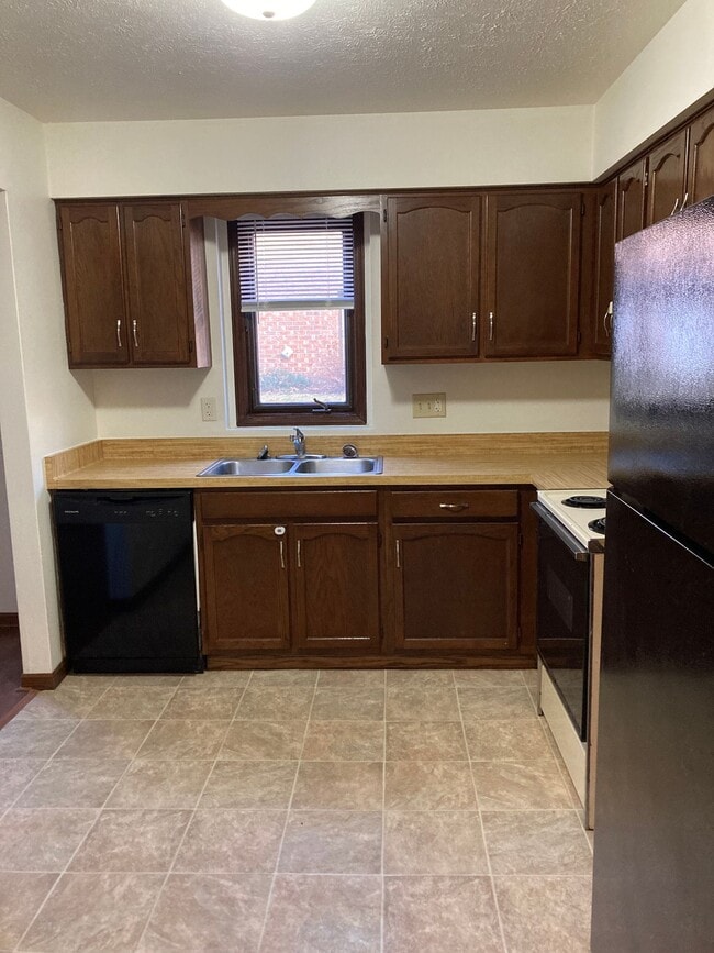 Immaculate Updated 2 Bedroom