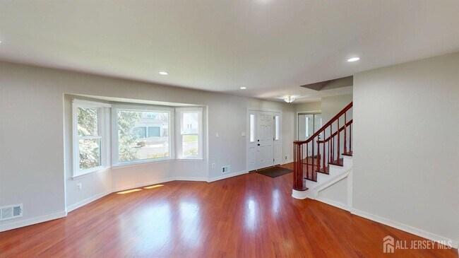 Photo - 77 Princess Dr