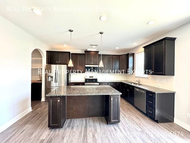 112 Cramerton Mills Pkwy