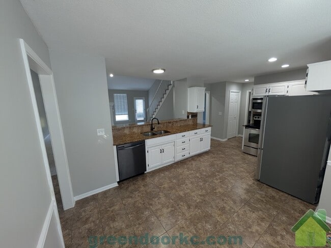 Photo - 14856 Robinson St