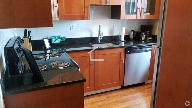 Building Photo - Nicely Renovated 1 bed Rental