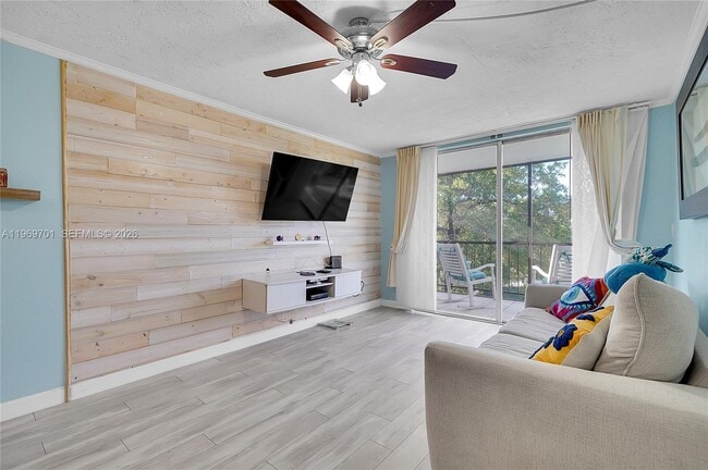 Building Photo - 1681 NW 70th Ave Unit 418