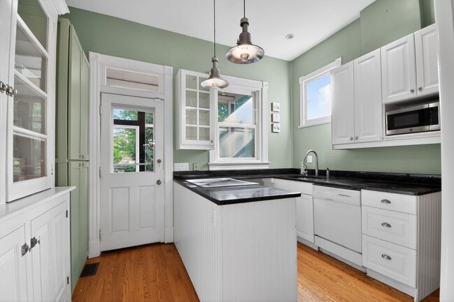 Photo - 1319 Massachusetts Ave SE