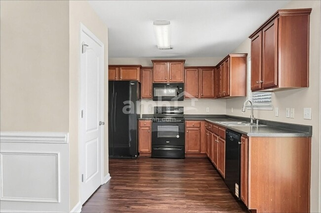 1523 Bradley Blvd