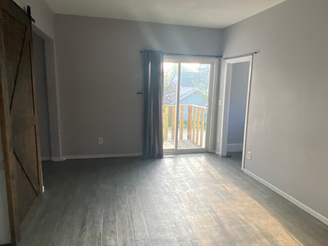 Dining Room - 605 N Market St Unit 1