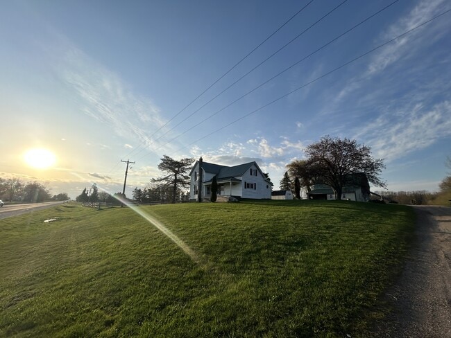 Building Photo - 6640 E Carson City Rd