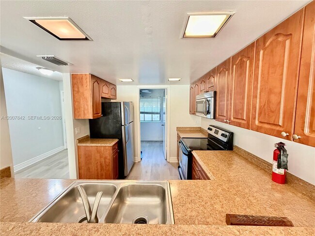 Photo - 4403 SW 70th Terrace