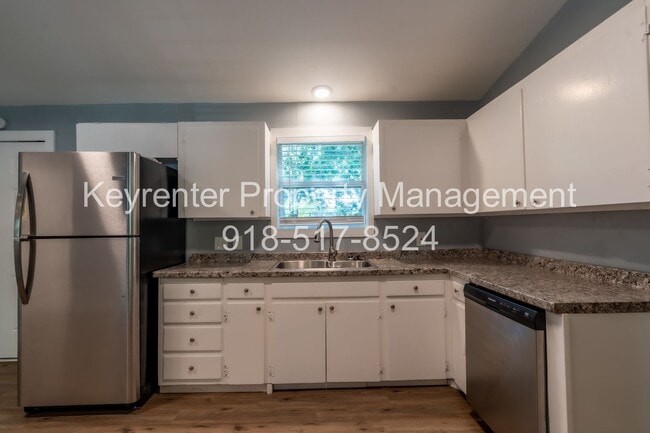 2470 N New Haven Ave