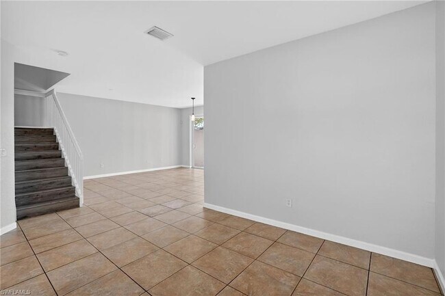 7013 Romana Way