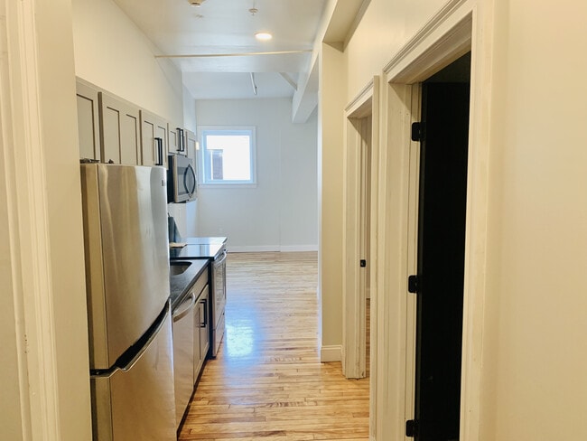 44 James - Apartment 208 - 44 James