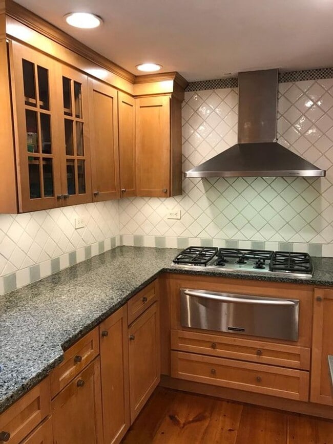 Photo - Modern 2Br / 2Ba Cape Style Home in Quiet ...