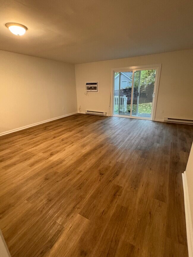 Photo - 18 Triangle St Unidad B4