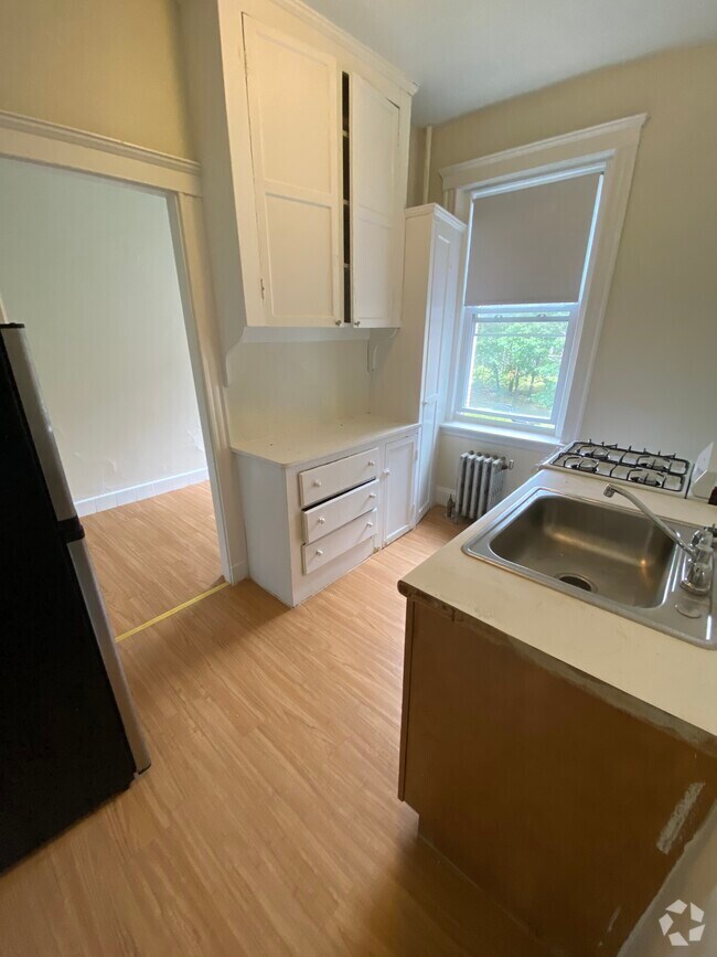Building Photo - 46 Chiswick Rd Unit 20 Rental