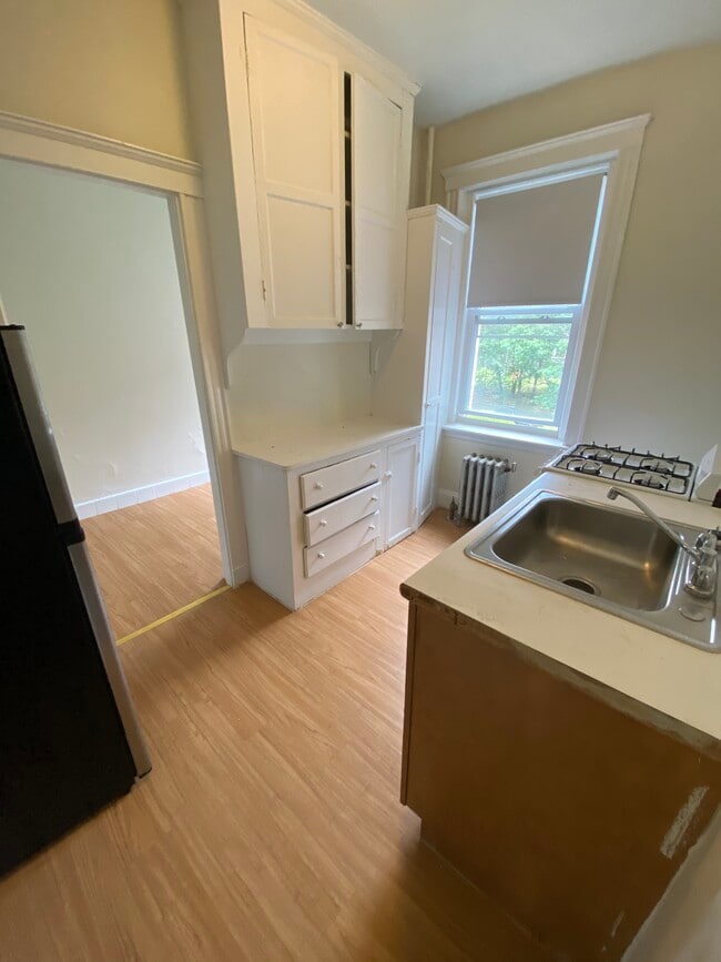 Building Photo - 46 Chiswick Rd Unit 20 Rental