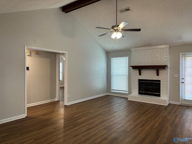 Photo - 101 Springfield Ln