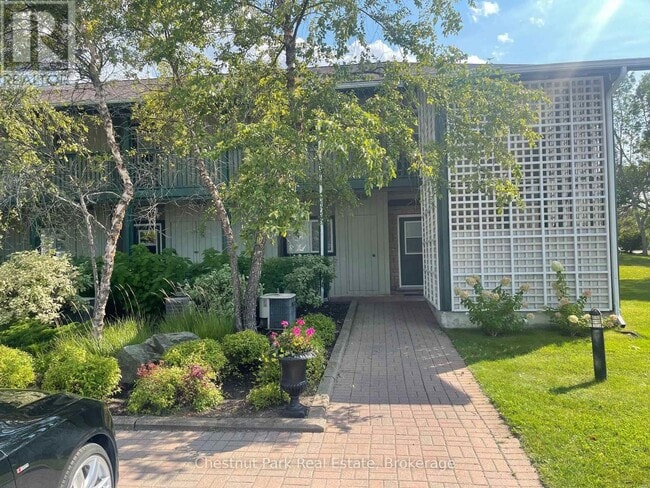Photo - 684 Johnston Pk Ave