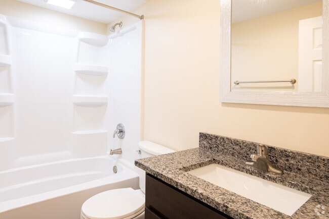 1BR, 1BA - 741SF