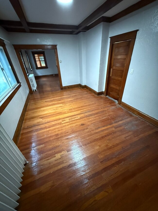 Photo - 405 Islington St