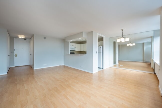Photo - 655 W Irving Park Rd Unit 1815