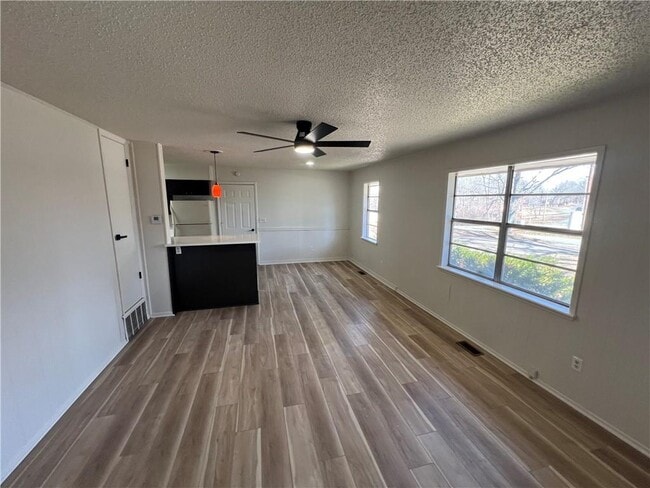 Photo - 2 Lancaster Dr