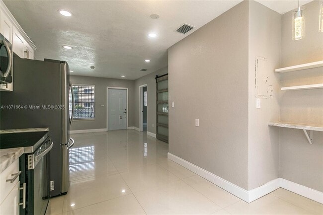 Photo - 270 NW 81st St.