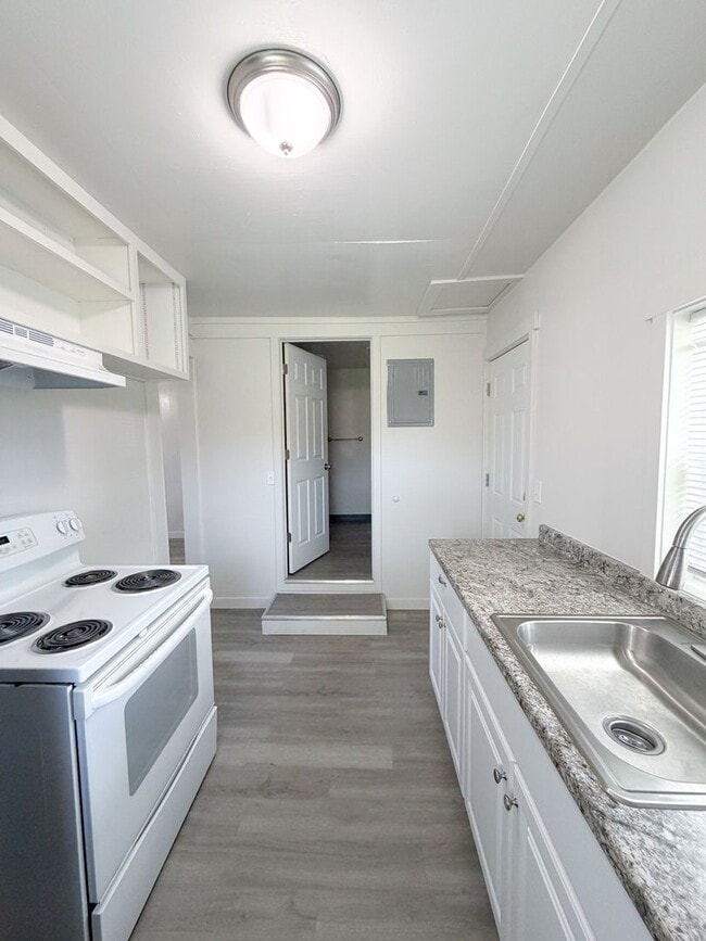 Photo - Thorpe Duplexes Unit 290.5 Thorpe