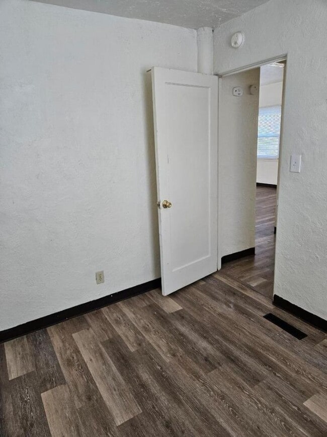 Photo - Fantastic 2 bedroom house avail NOW