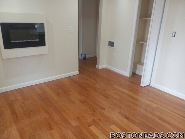 207 Havard St.