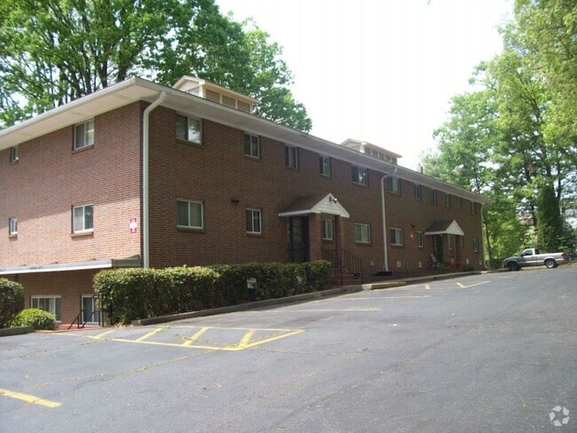 Building Photo - 2425 Queen St Unit 1 Rental