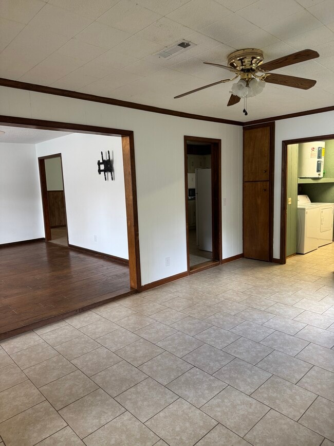 Photo - 114 Fairview Ln