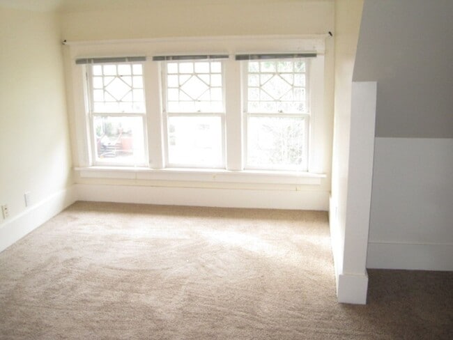 4736 18th Ave NE Unit 4-A