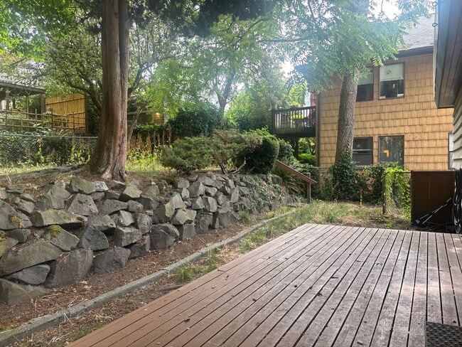 Photo - 5536 East Green Lake Way N Unidad 5536