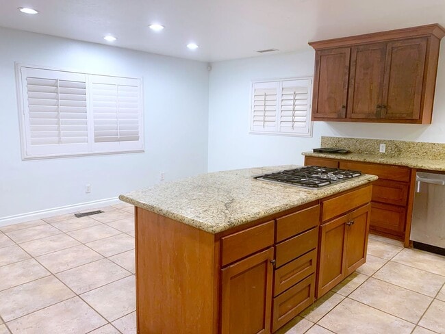 Photo - 4BD 2 BA on Dorothy Way! (Lease out, pendi...