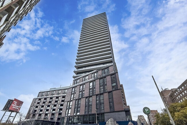 Photo - 35 Parliament St