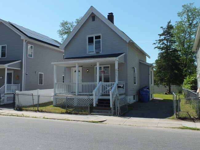 Building Photo - 241 Tyler St