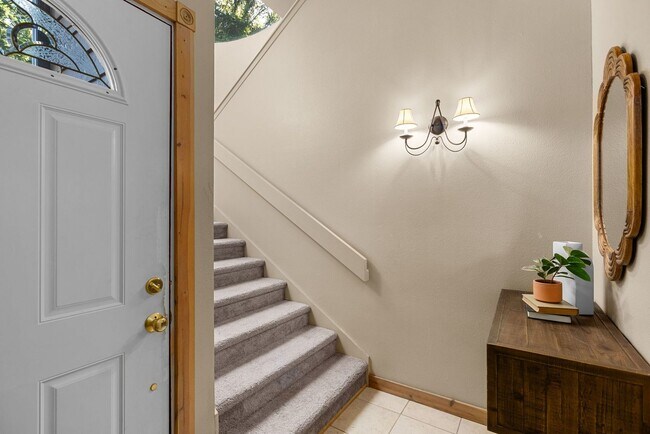 Photo - 2Bd/1.75Ba Kirkland Condo Unidad 65
