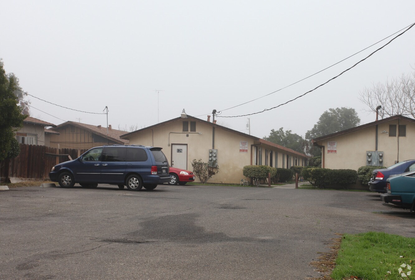 Photo - 128 Clifford Ave Apartments