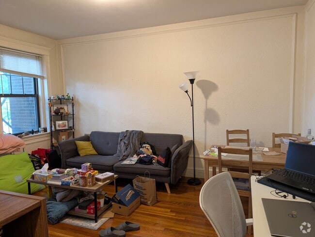 Building Photo - 1999 Commonwealth Ave Unit 24 Rental