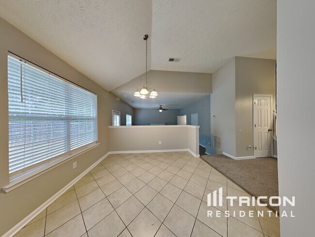 Photo - 717 Overlook Crest