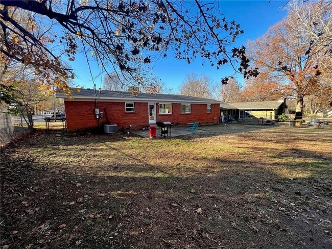Photo - 1910 N Greenvalley Ave