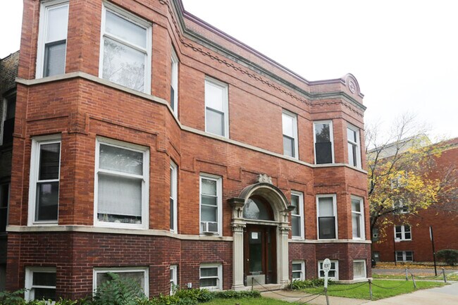 Building Photo - 2703 N Sacramento Ave Rental