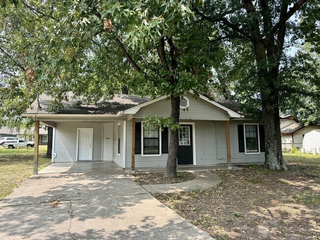 Building Photo - 301 Carson Rd Rental