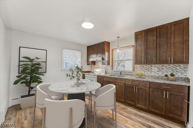 Photo - 1 Gaston Ave